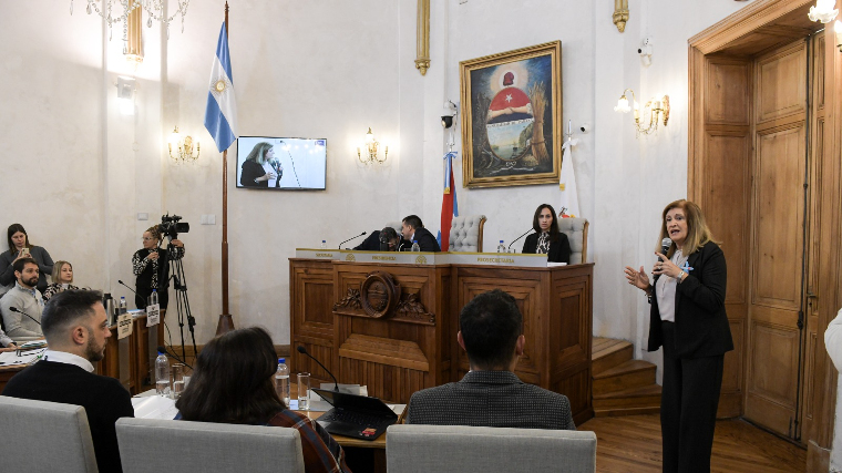 Romero: “El Banco de Tierras contribuye al ordenamiento y le permitirá a mucha gente empezar su vivienda”