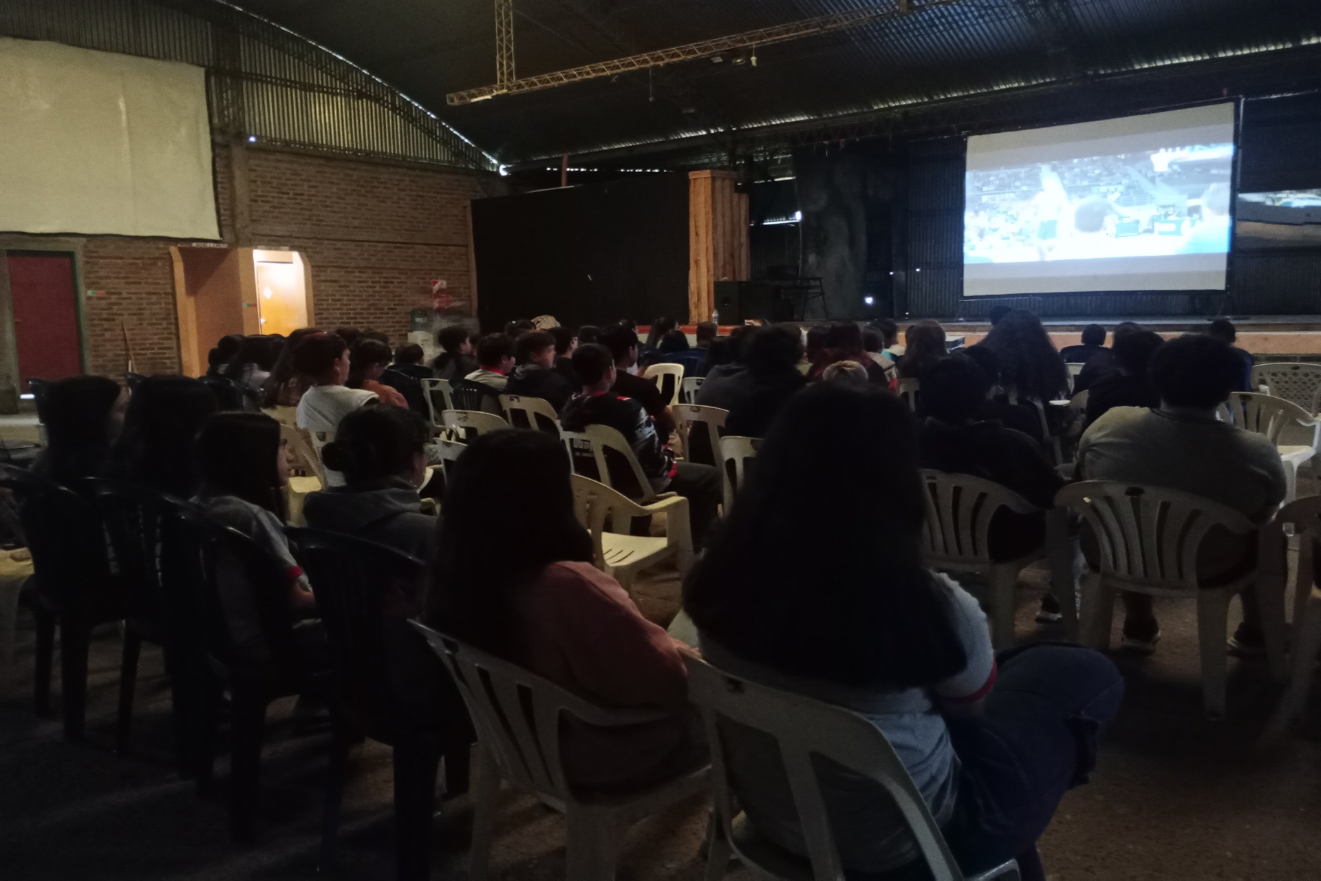 El programa Cine en la escuela llegó a siete parajes y comunas del departamento Colón