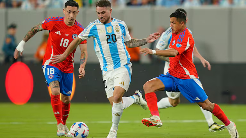 Argentina venció 1-0 a Chile y clasificó a los cuartos de final de la Copa América